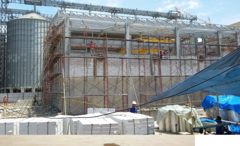 MODIFIKASI DAN PERLUASAN BRAN WAREHOUSE PT Bungasari Flour Mills Indonesia 